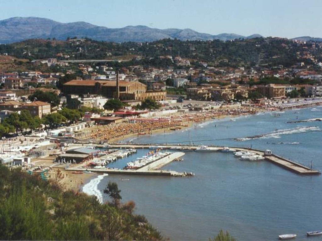 Hotel Aurora Scauri  Exterior photo
